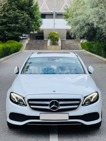 Mercedes E 300 d-5