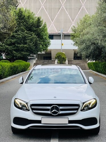 Mercedes E 300 d-11