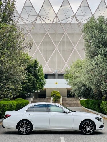 Mercedes E 300 d-4