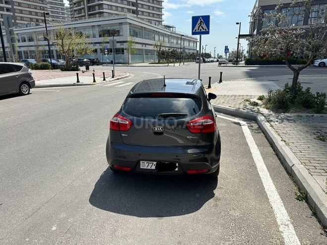 Kia Rio-5