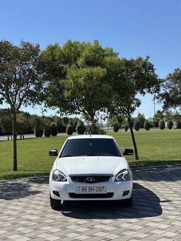 LADA (VAZ) Priora-1
