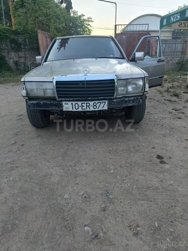 Mercedes 190-1