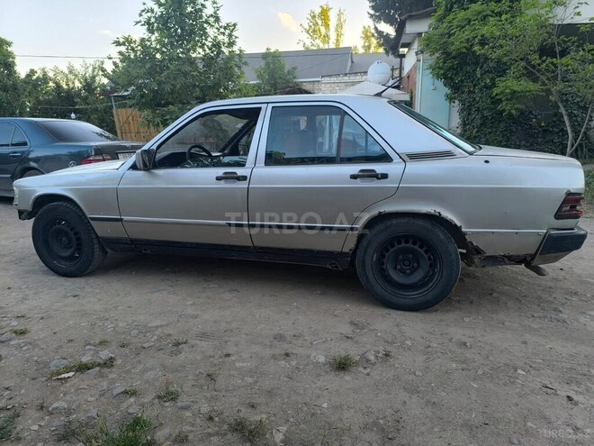 Mercedes 190-6