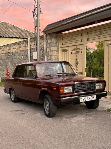 LADA (VAZ) 2107-1