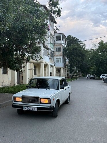 LADA (VAZ) 2107-2