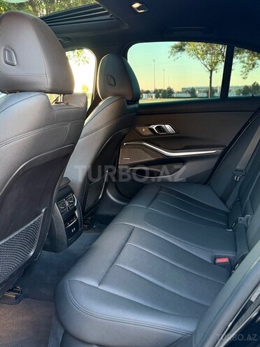 BMW 330e-11