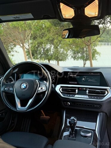 BMW 330e-12