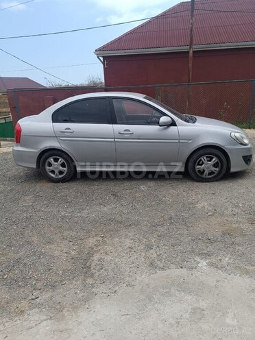 Hyundai Verna-6
