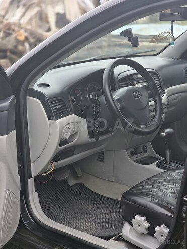 Hyundai Accent-3