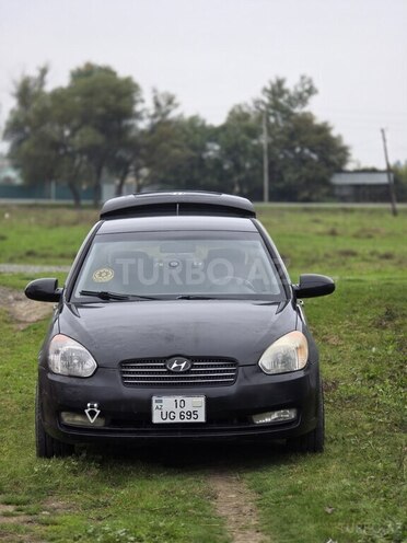 Hyundai Accent-5