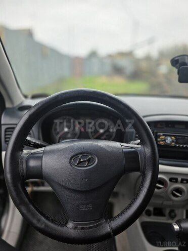 Hyundai Accent-6