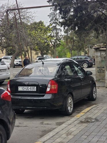Hyundai Accent-7