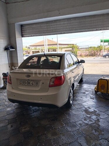 Kia Rio-2