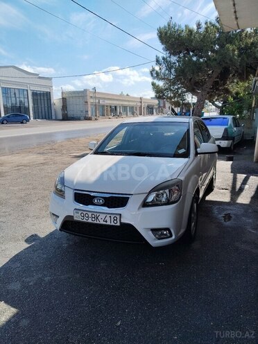Kia Rio-5