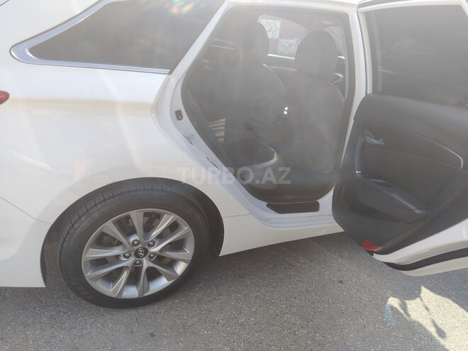 Hyundai i40-8