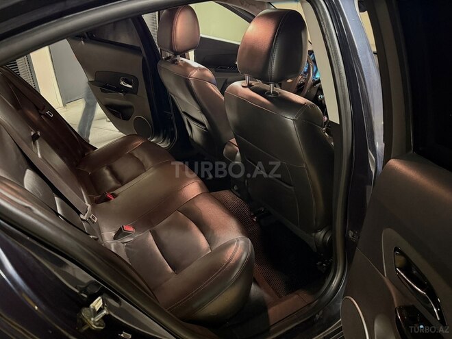 Chevrolet Cruze-14