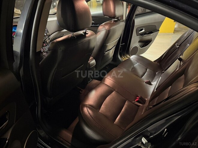 Chevrolet Cruze-13