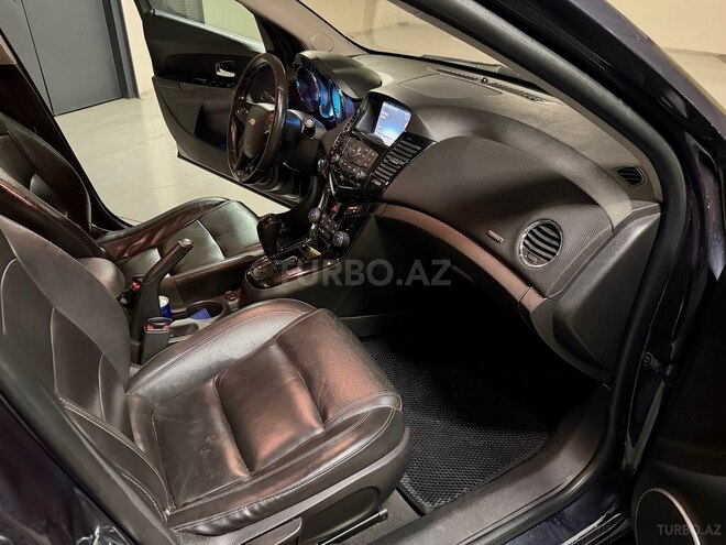 Chevrolet Cruze-15