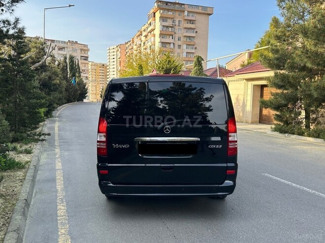 Mercedes Viano-4