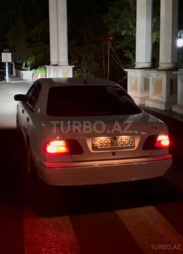 Mercedes E 200-3