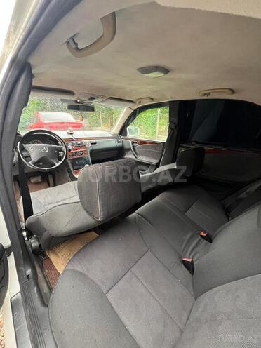 Mercedes E 200-6