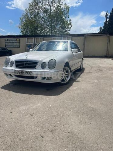 Mercedes E 200-4