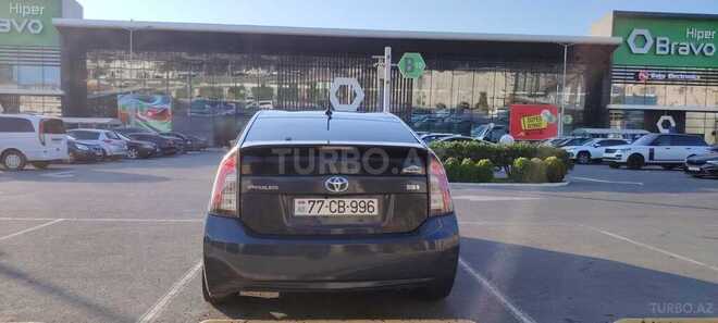 Toyota Prius-2