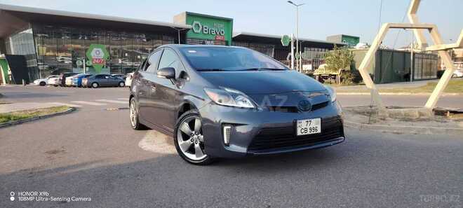 Toyota Prius-4