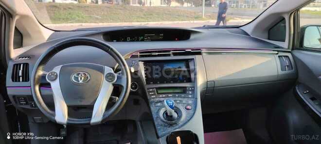 Toyota Prius-10