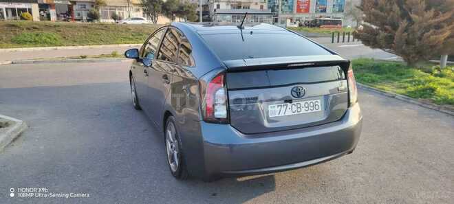 Toyota Prius-7