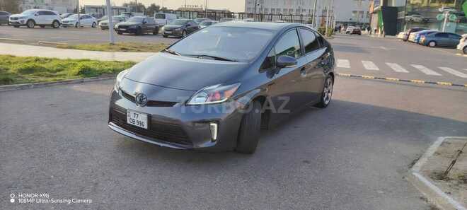Toyota Prius-5