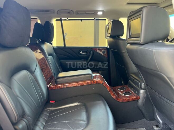 Infiniti QX80-9
