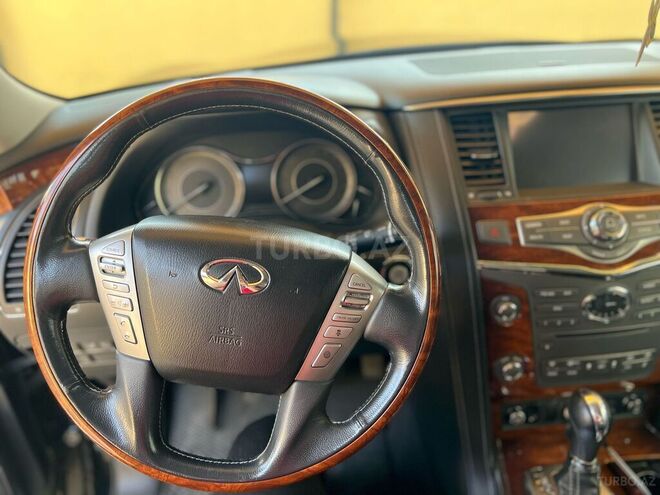 Infiniti QX80-6