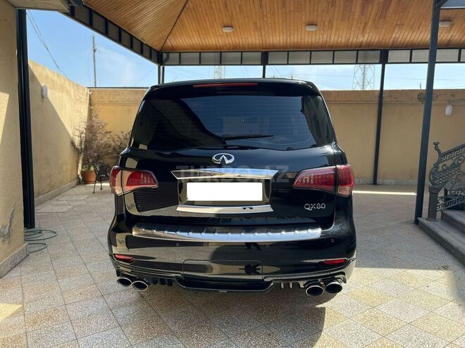 Infiniti QX80-2