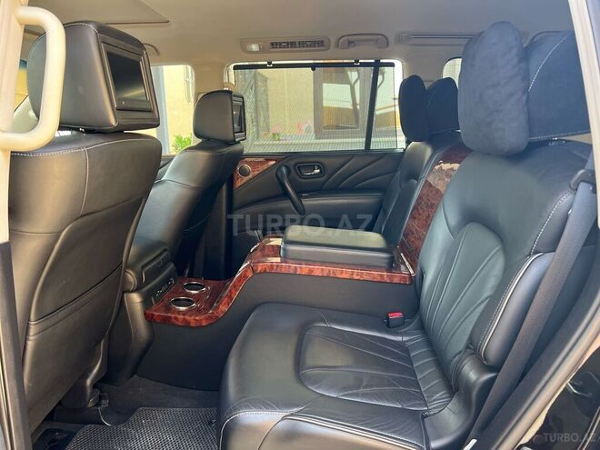 Infiniti QX80-18