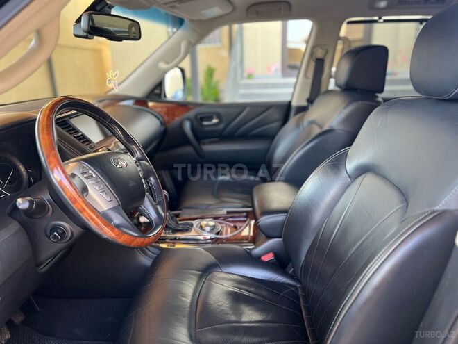 Infiniti QX80-5