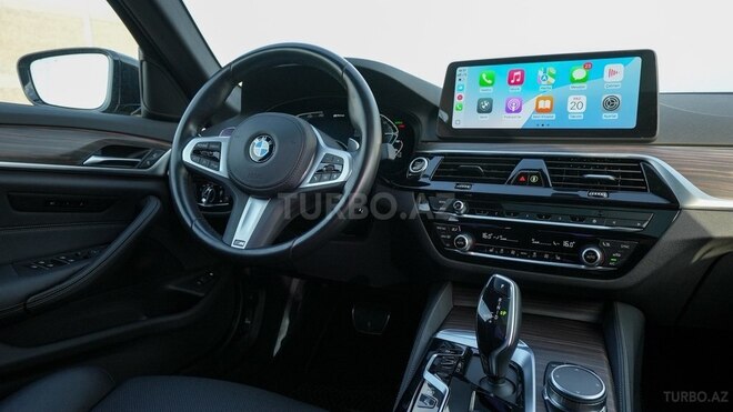 BMW 530e-16