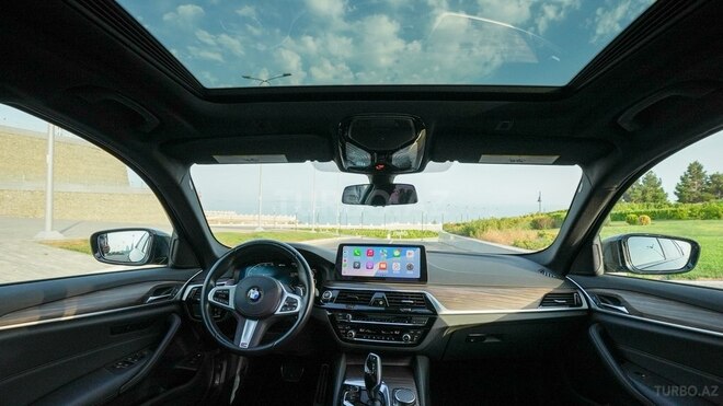 BMW 530e-11