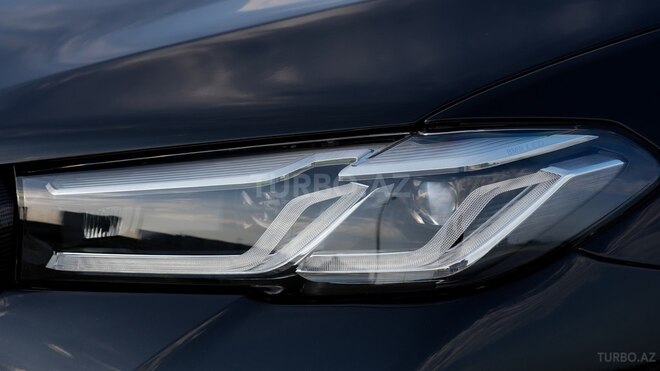 BMW 530e-21