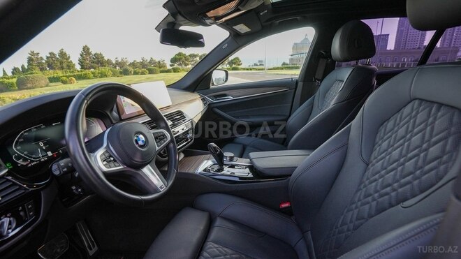BMW 530e-10