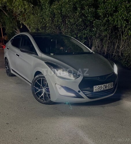 Hyundai Elantra-1