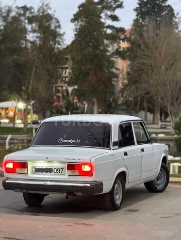LADA (VAZ) 2107-2