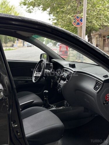 Kia Rio-5