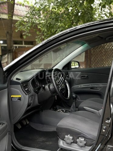Kia Rio-3