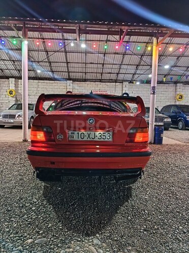 BMW 318-2