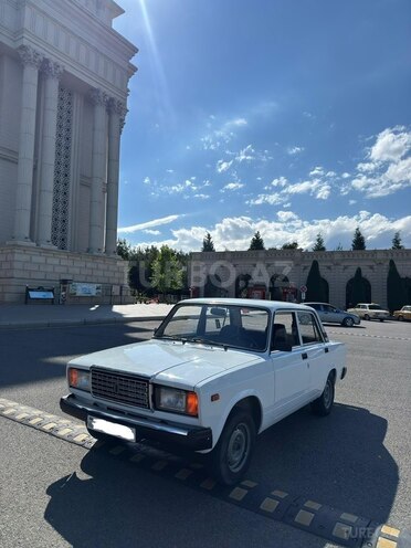 LADA (VAZ) 2107-1