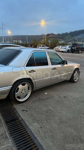 Mercedes E 220-4