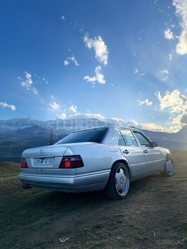 Mercedes E 220-9