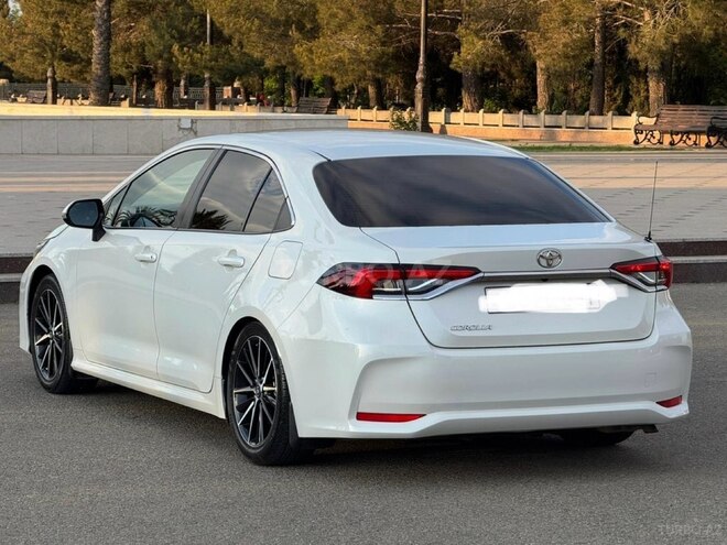 Toyota Corolla-10