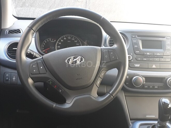 Hyundai i10-16